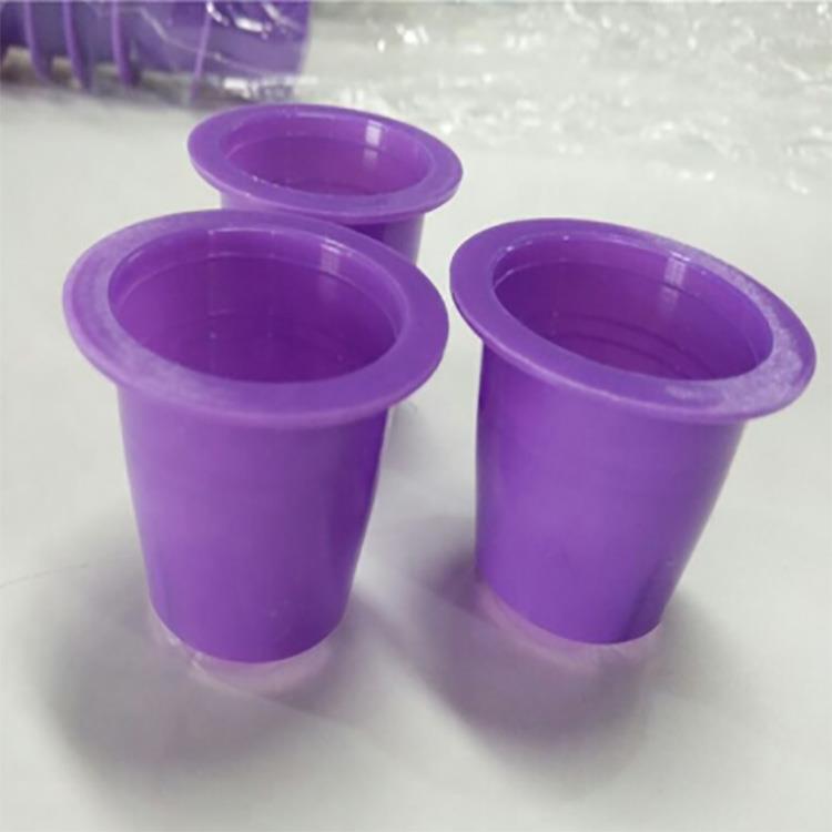 Cápsulas de café Nestle vazias em plástico descartáveis para todas as máquinas de café Nespresso 5 Disposable plastic empty Nestle coffee capsules for all Nespresso coffee machines 5